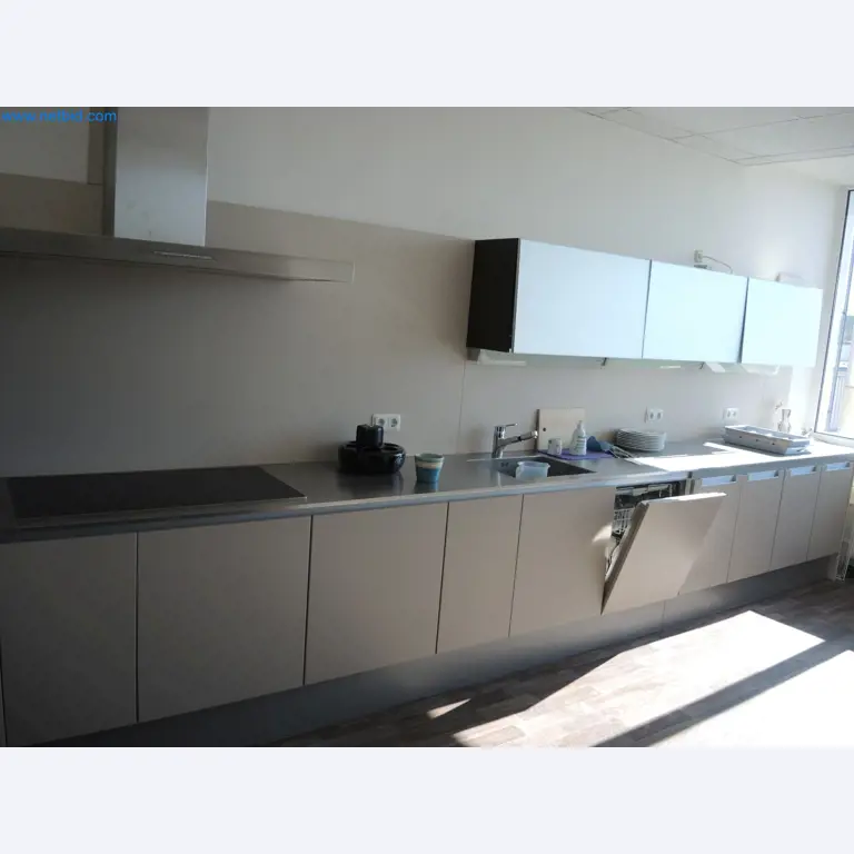 Machines for the production of insulation materials, EPS foam parts / particle foam components-2