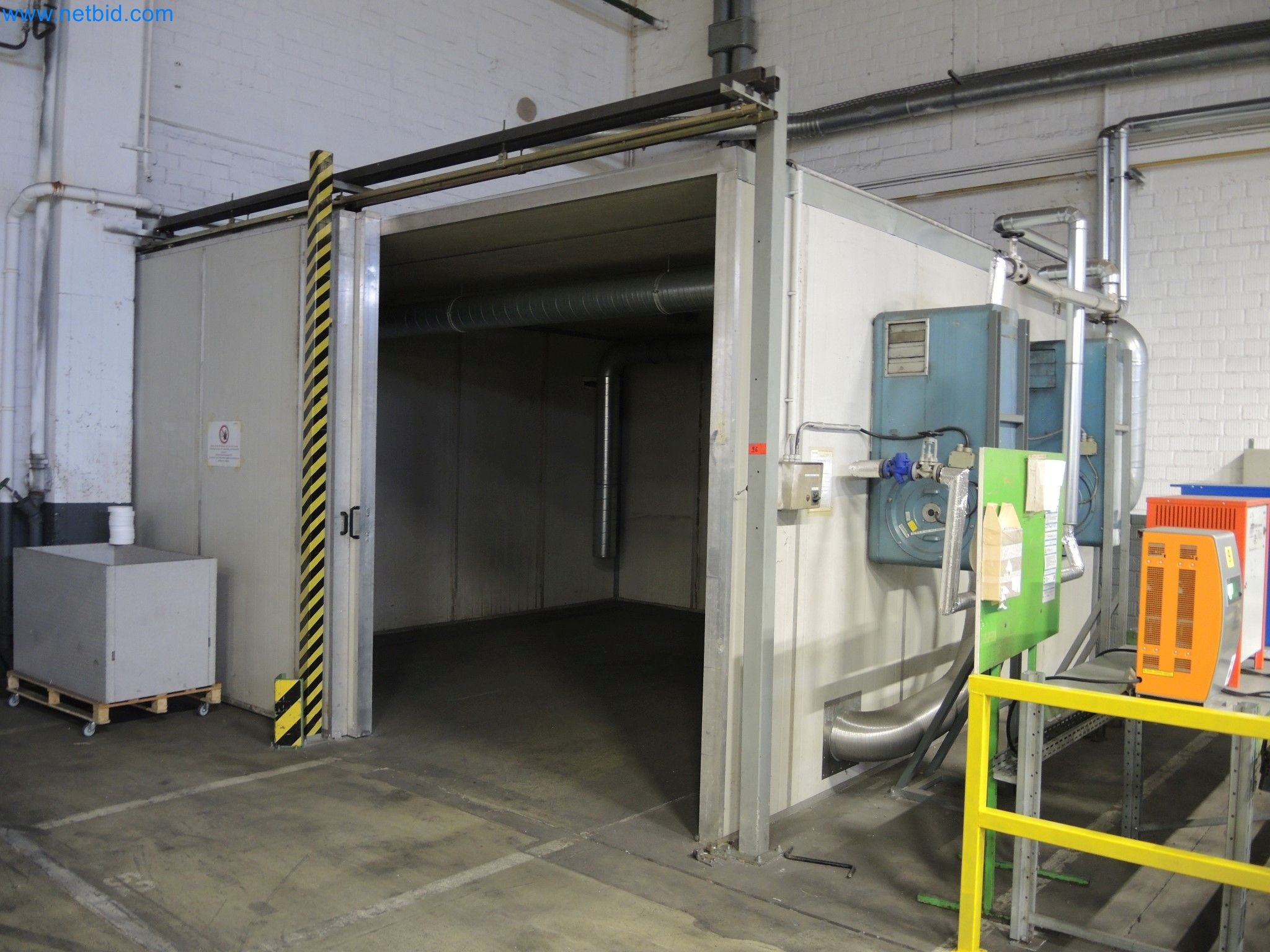 Machines for the production of insulation materials, EPS foam parts / particle foam components-1