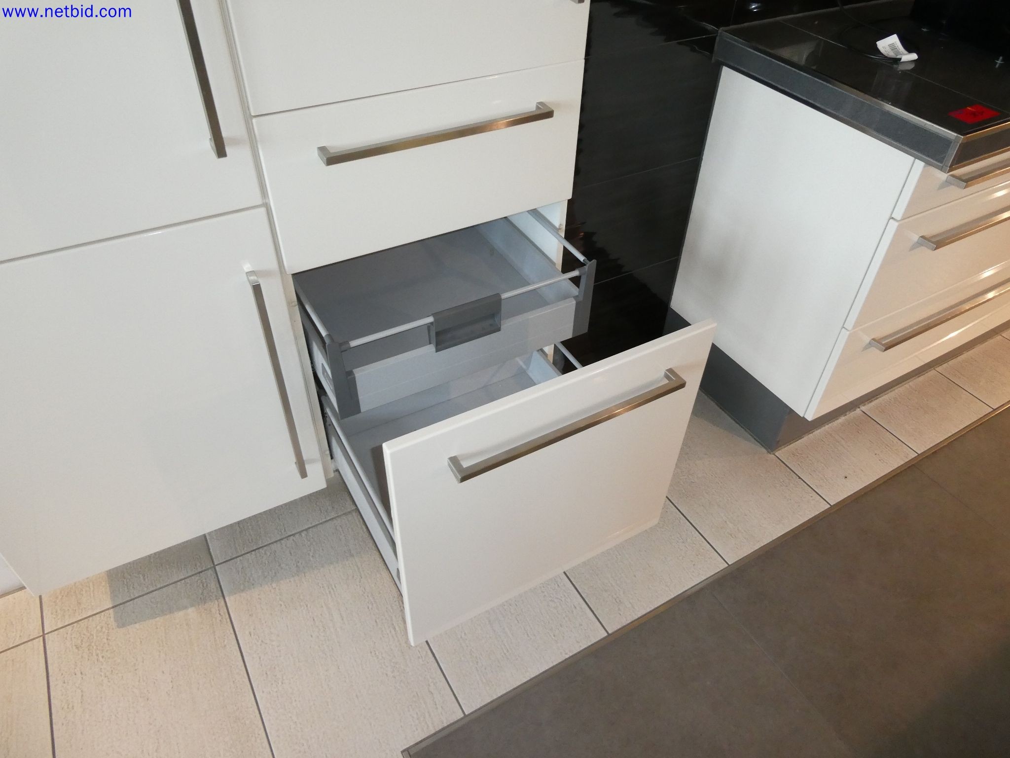 Storage technology, inventories Painting and tiling area, tile exhibition, inventory-2