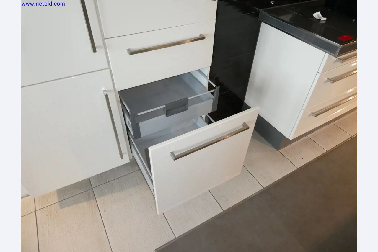 Opslagtechniek, inventaris Schilder- en tegelwerkruimte, tegeltentoonstelling, inventaris-2