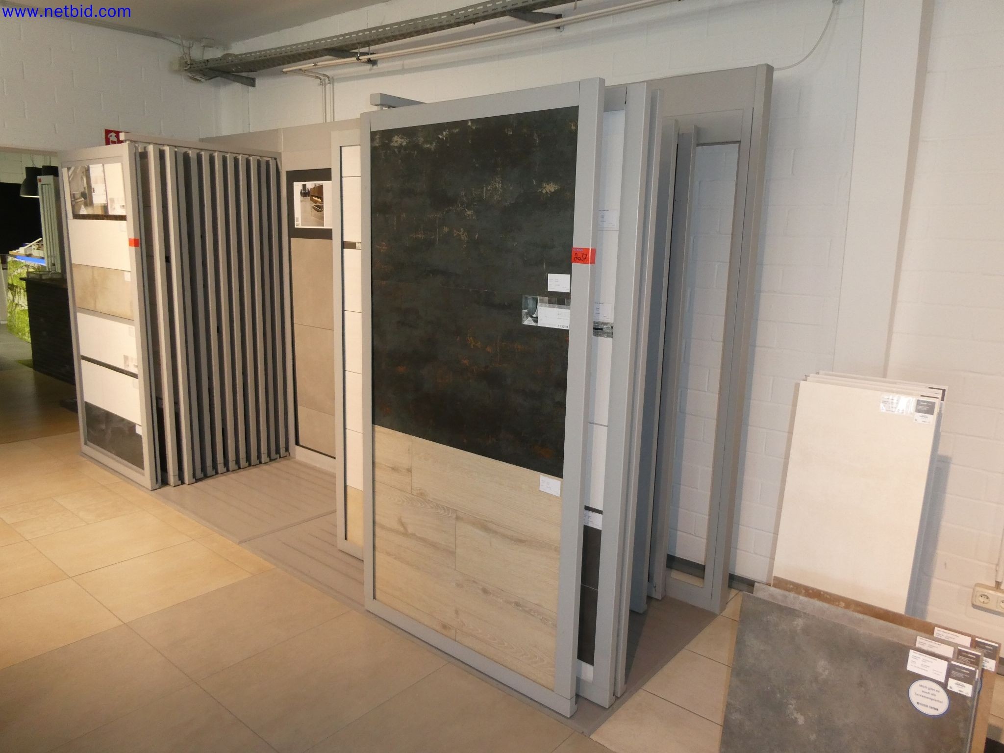 Technologia magazynowania, inwentaryzacja Obszar malowania i układania płytek, wystawa płytek, inwentaryzacja-8