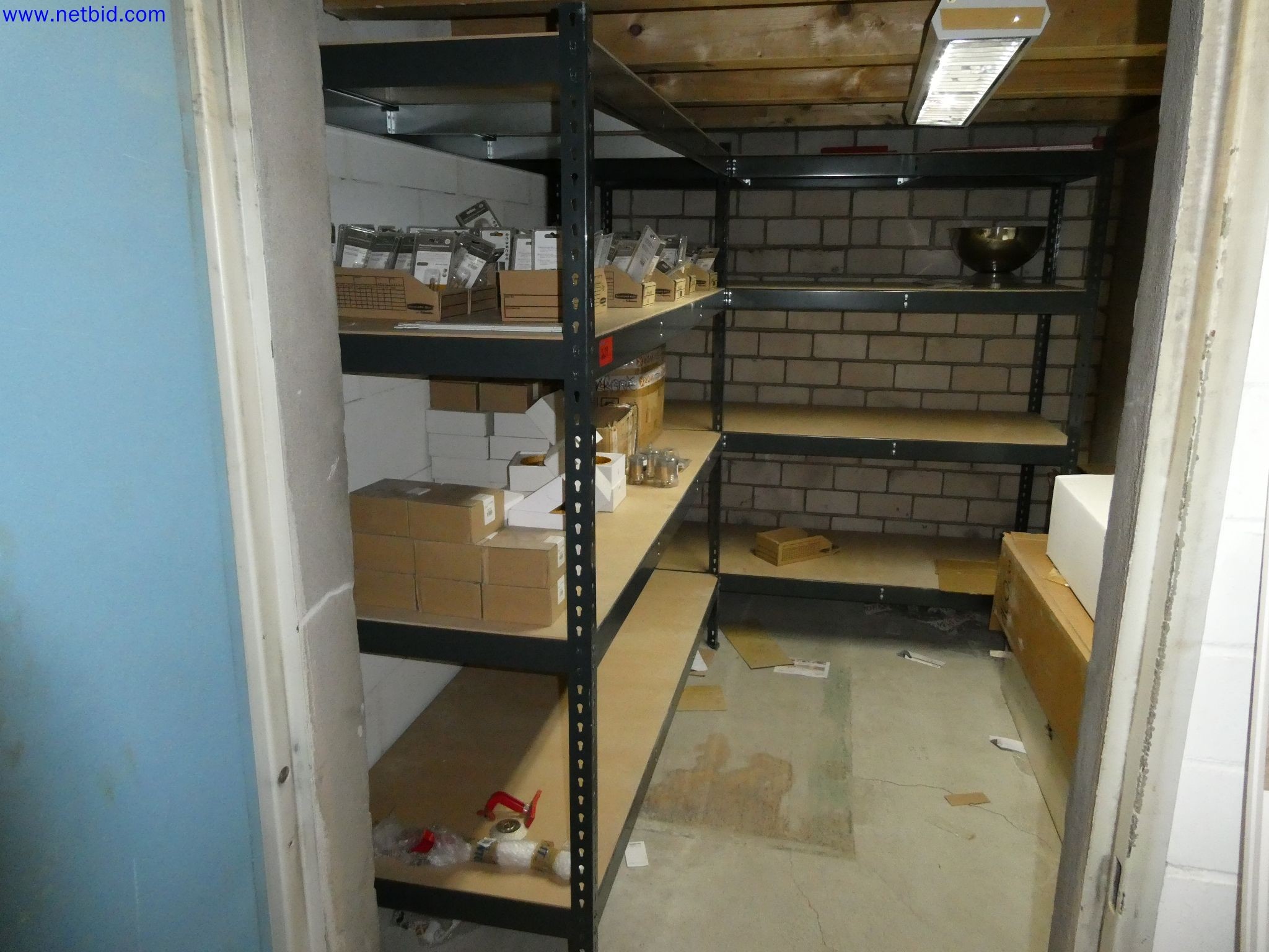 Skladovací technika, inventáře Malířské a obkladačské plochy, výstava obkladů, inventáře-11