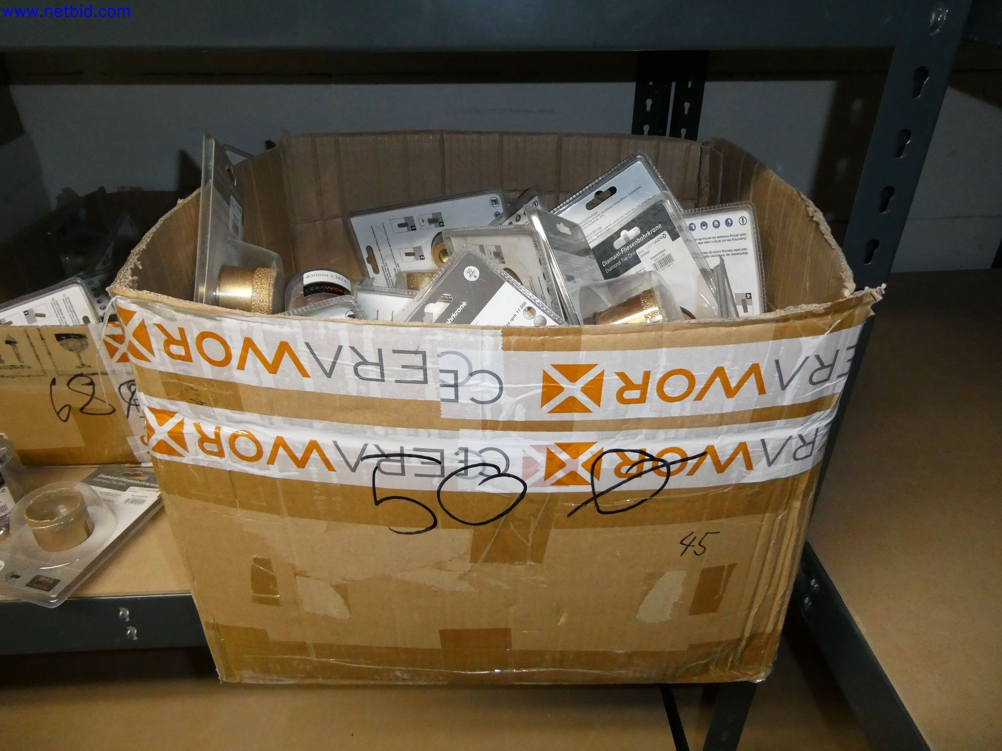 Skladovací technika, inventáře Malířské a obkladačské plochy, výstava obkladů, inventáře-16