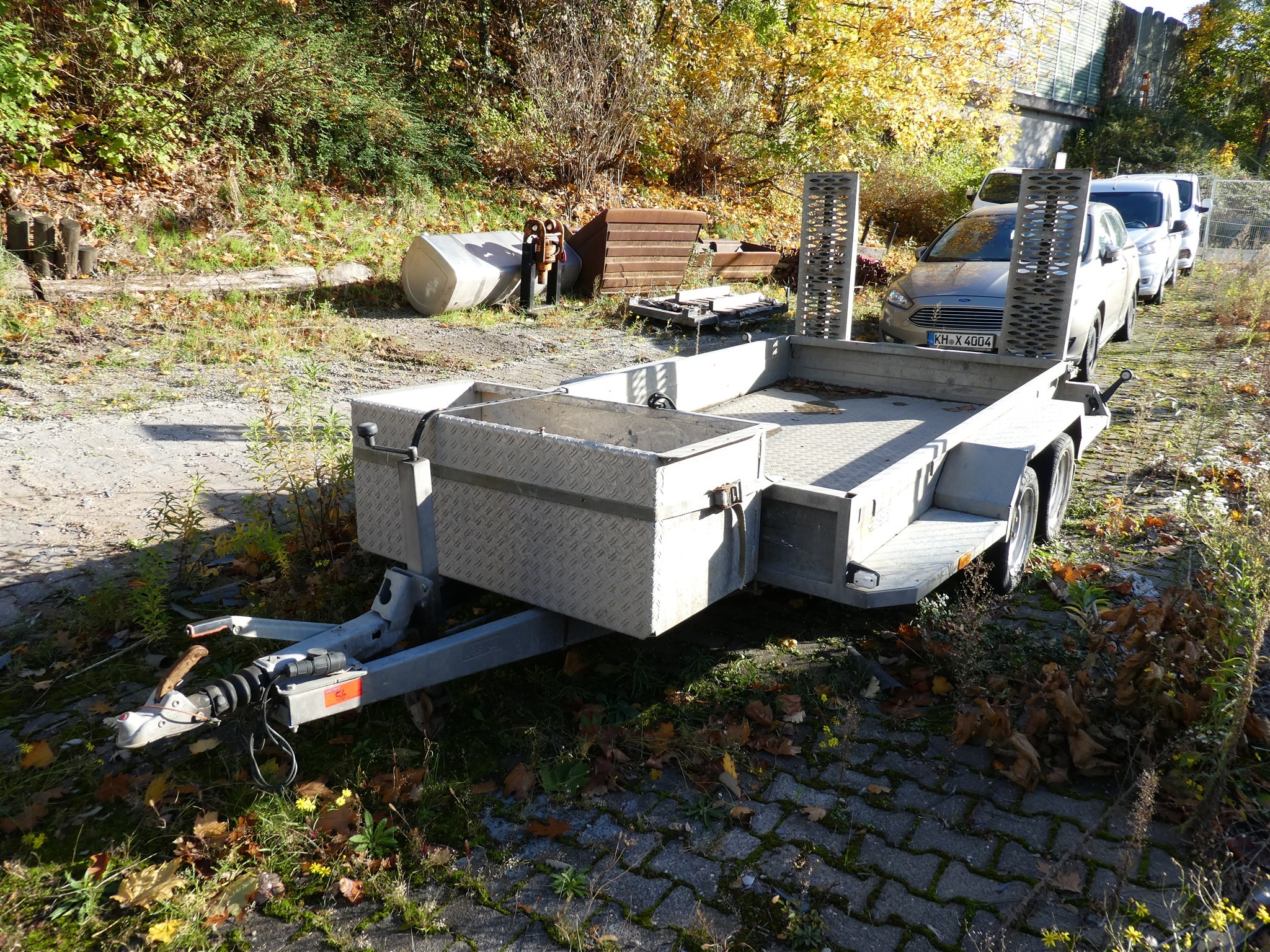 Operating and office equipment of an explosive ordnance disposal service-14