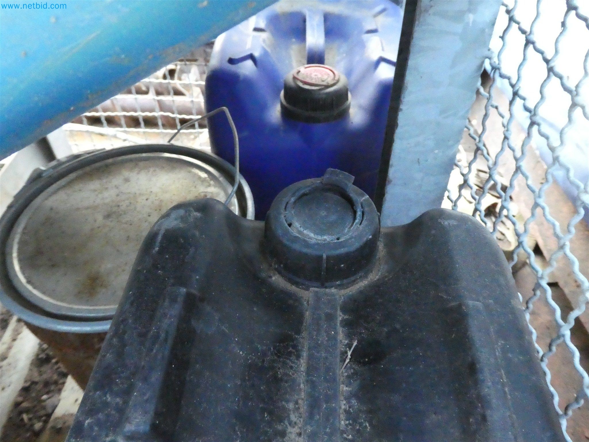 Equipamento operacional e de escritório de um serviço de eliminação de engenhos explosivos-2