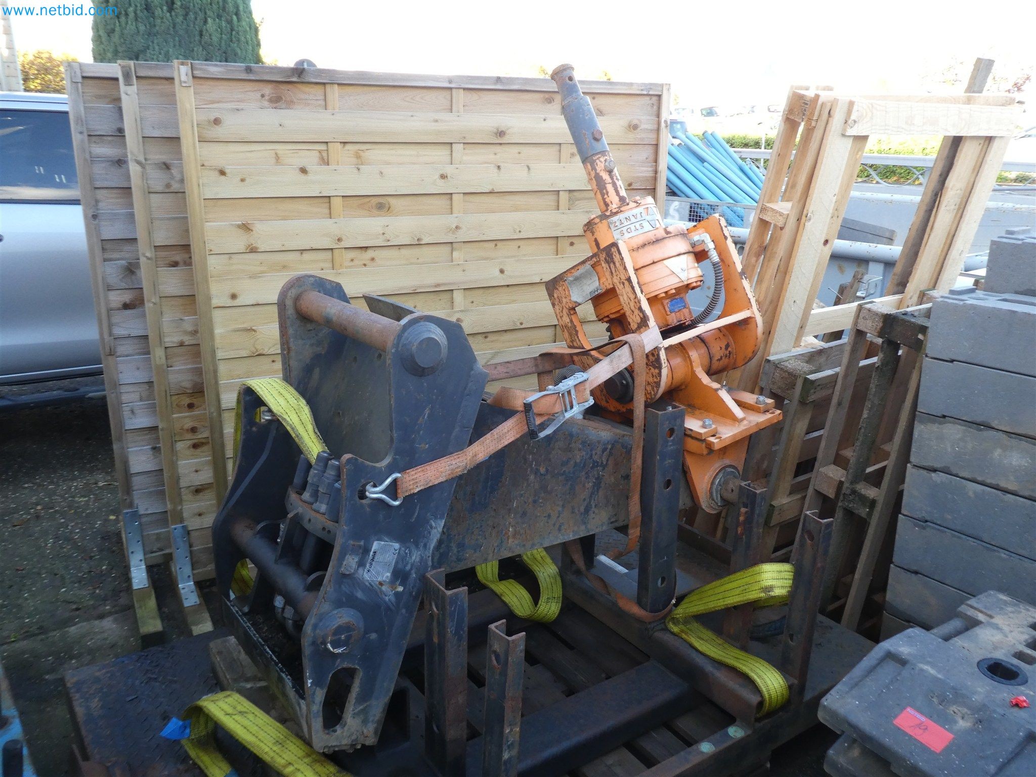 Equipamiento operativo y de oficina de un servicio de desactivación de explosivos-2