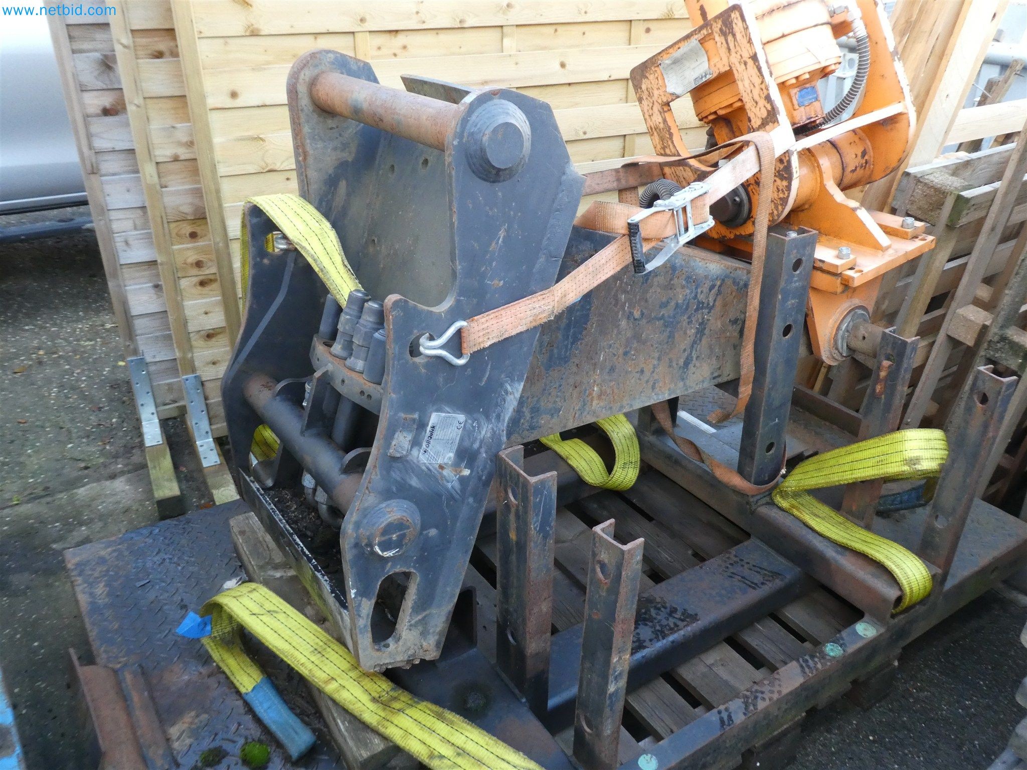 Equipamiento operativo y de oficina de un servicio de desactivación de explosivos-5