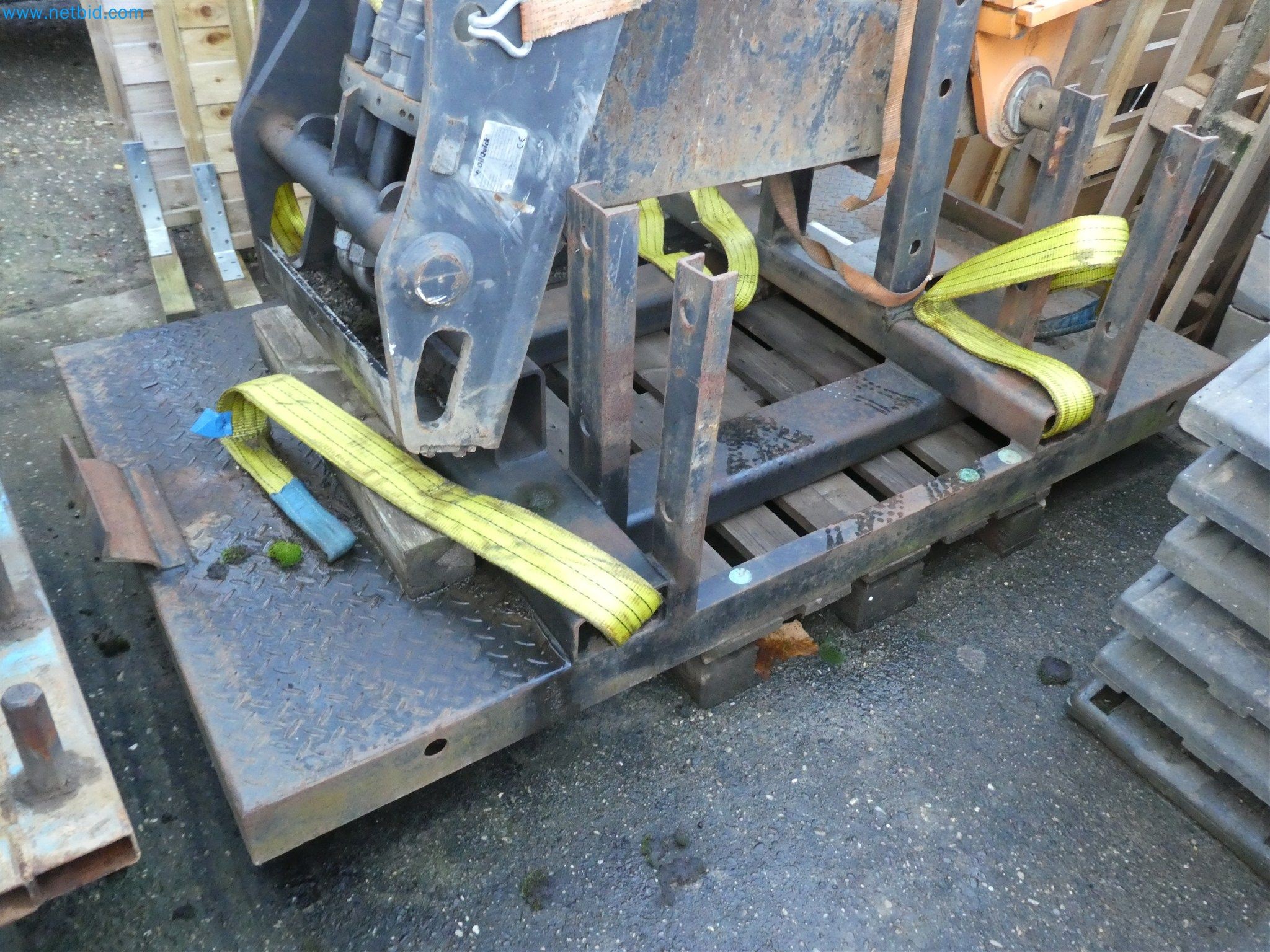 Equipamiento operativo y de oficina de un servicio de desactivación de explosivos-7