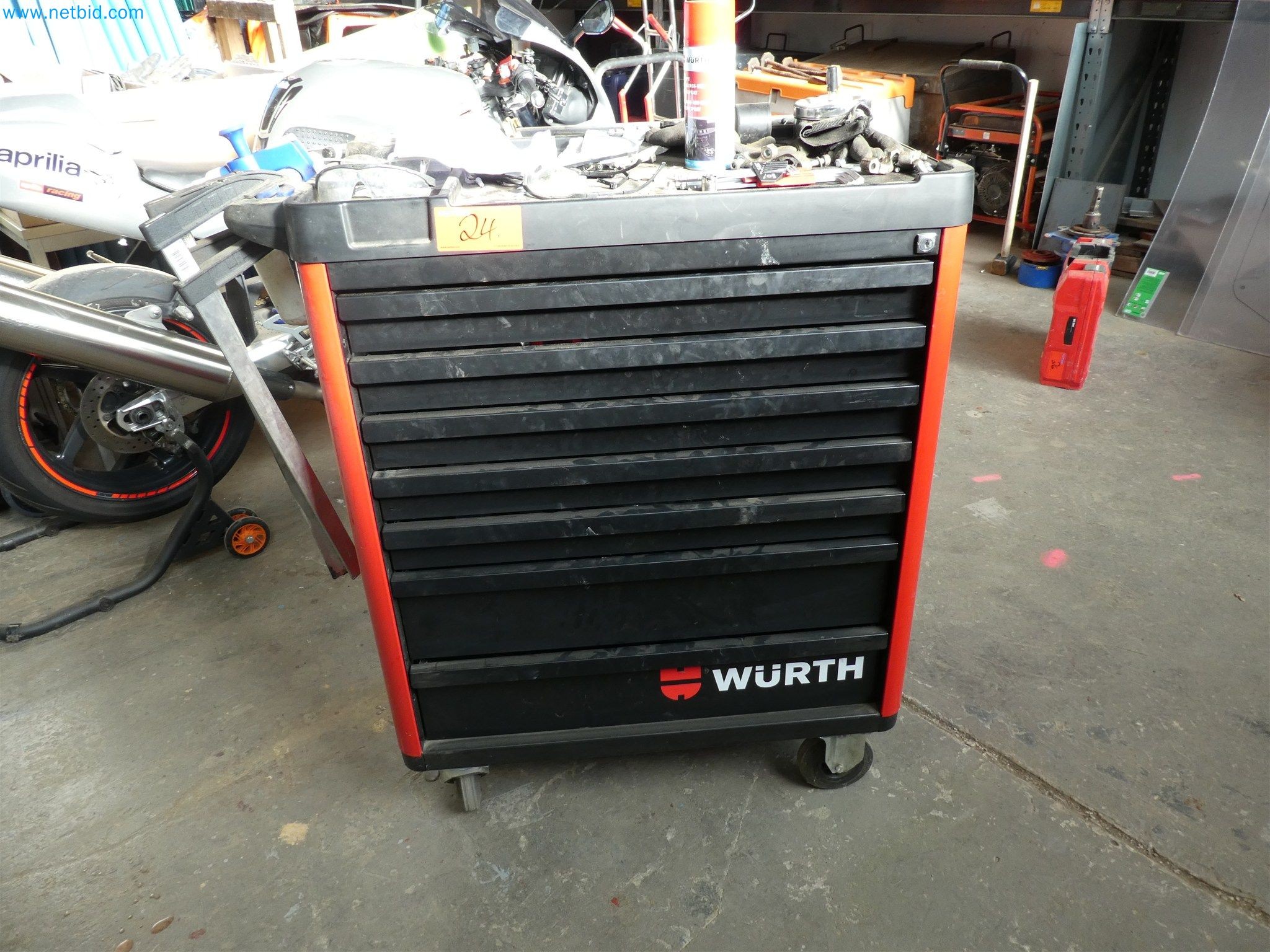 Provozní a kancelářské vybavení služby pro likvidaci výbušnin-1