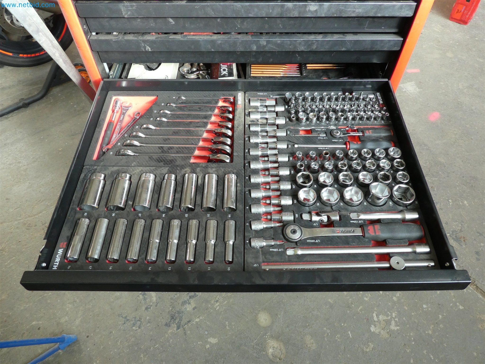 Provozní a kancelářské vybavení služby pro likvidaci výbušnin-4