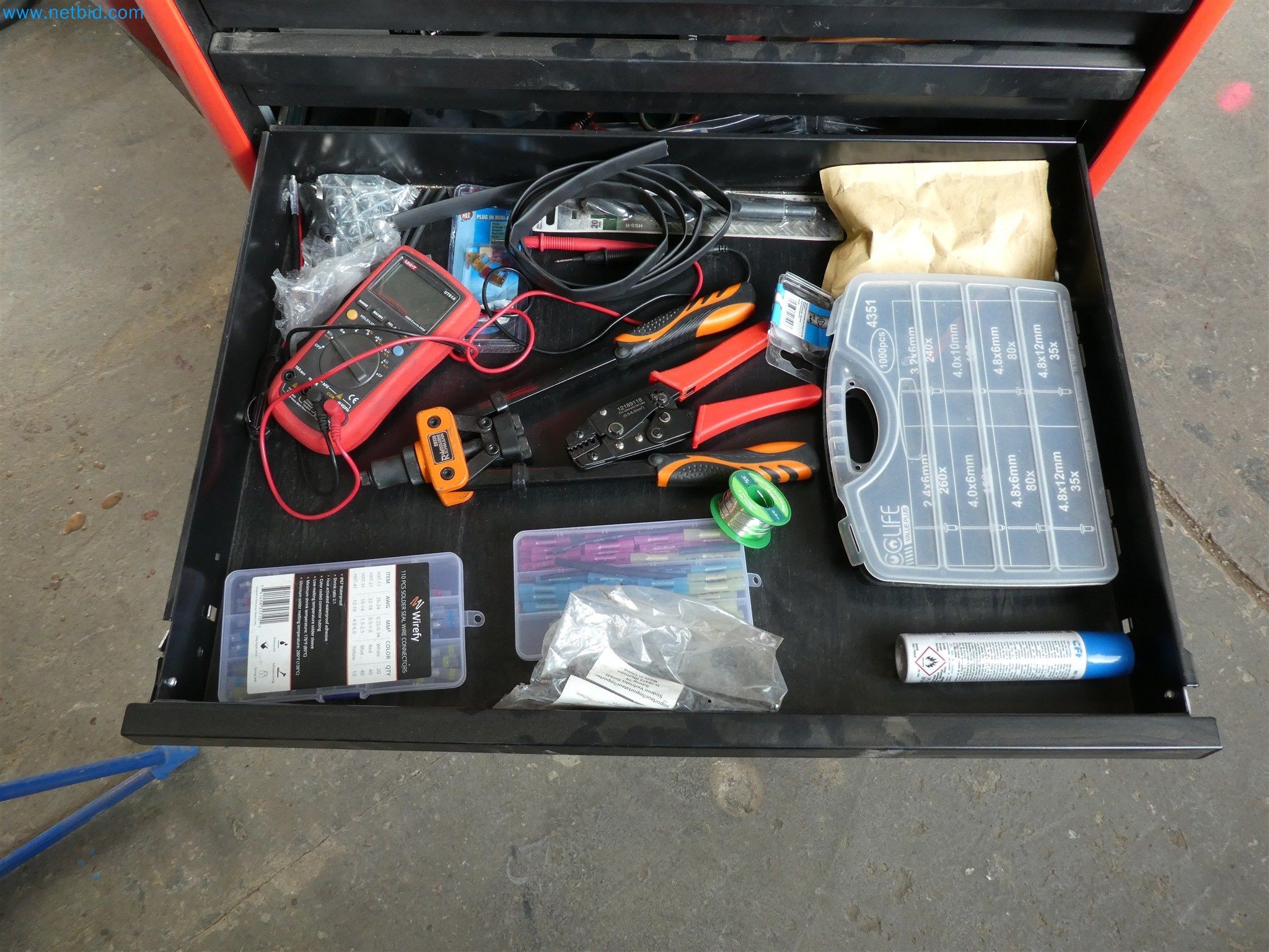 Provozní a kancelářské vybavení služby pro likvidaci výbušnin-6