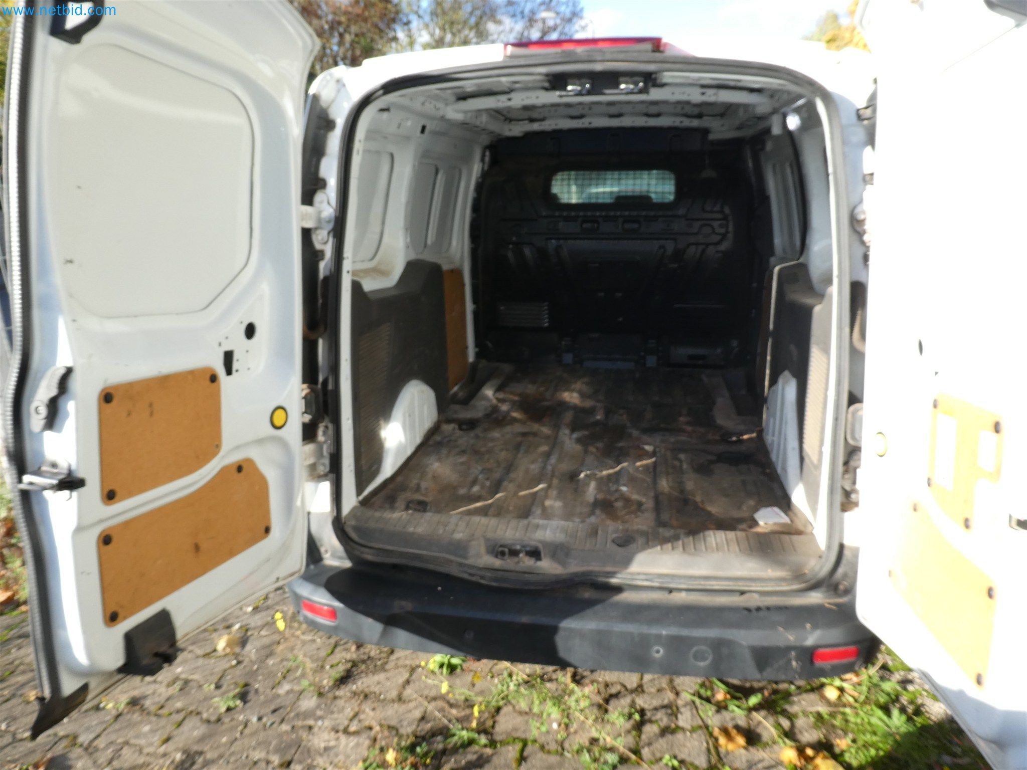 Equipamento operacional e de escritório de um serviço de eliminação de engenhos explosivos-11