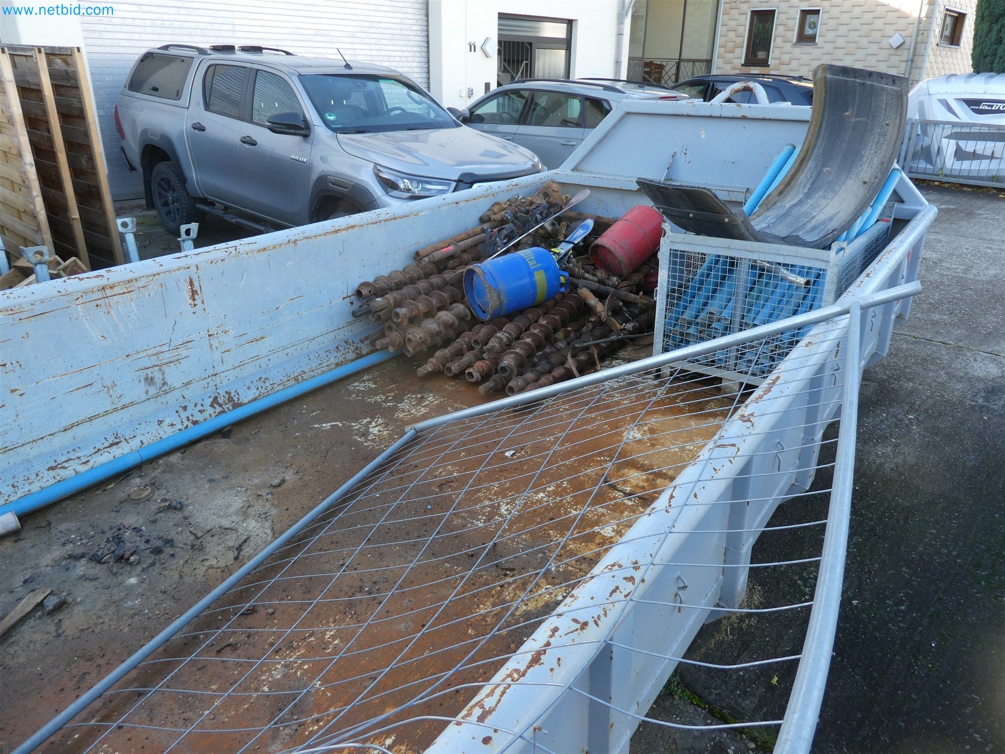 Equipamento operacional e de escritório de um serviço de eliminação de engenhos explosivos-2