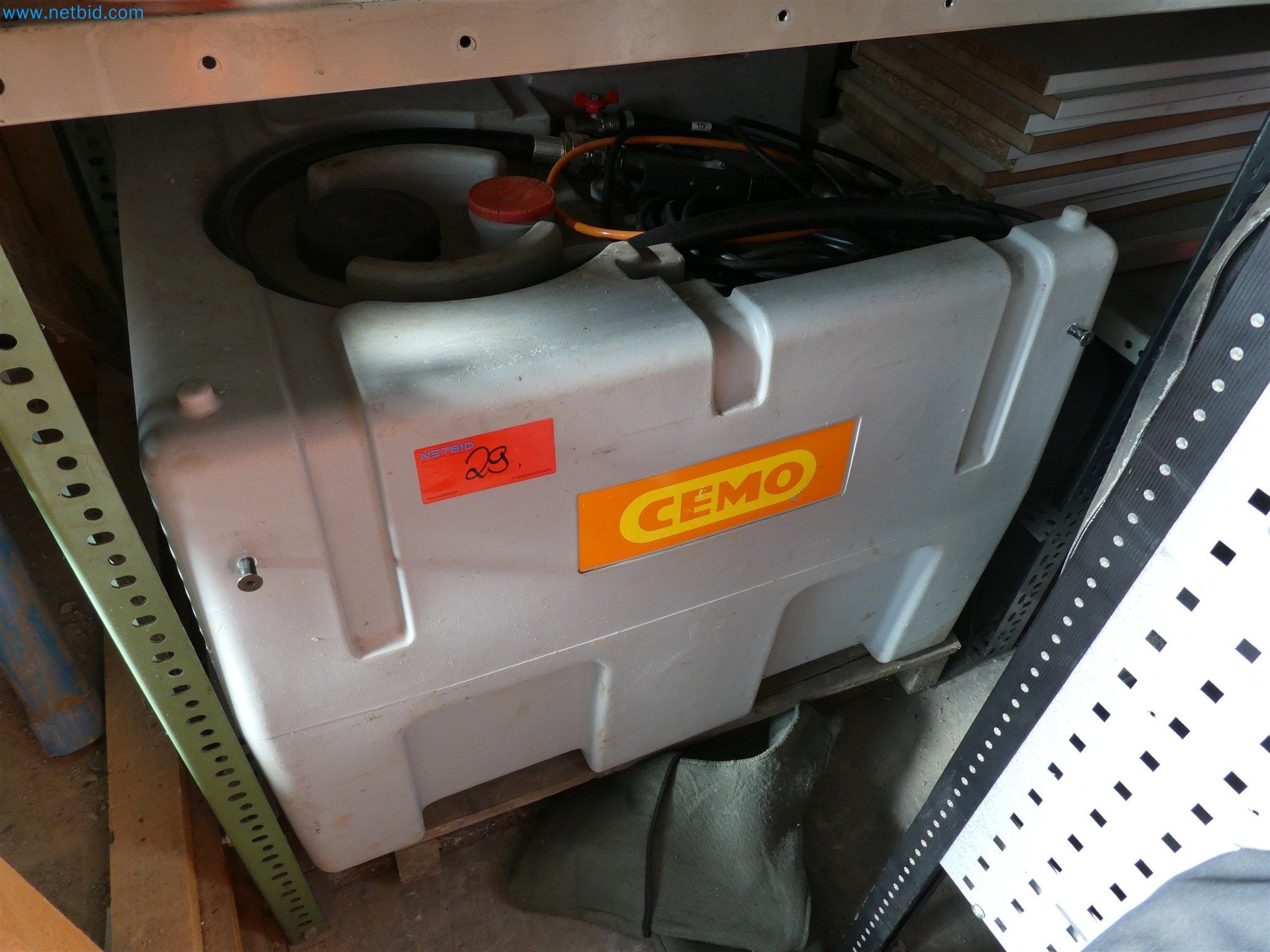 Equipamento operacional e de escritório de um serviço de eliminação de engenhos explosivos-1