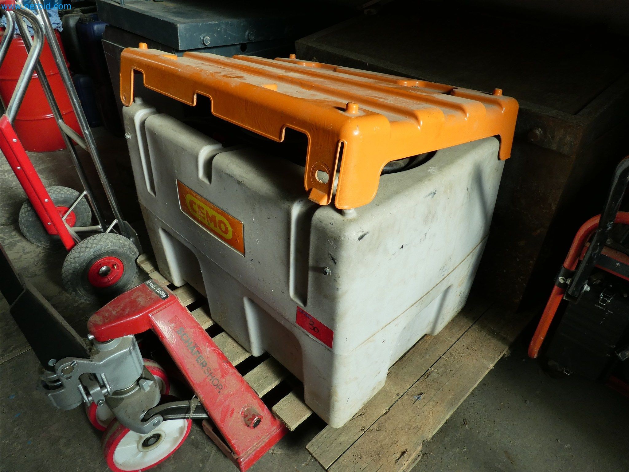 Equipamento operacional e de escritório de um serviço de eliminação de engenhos explosivos-1