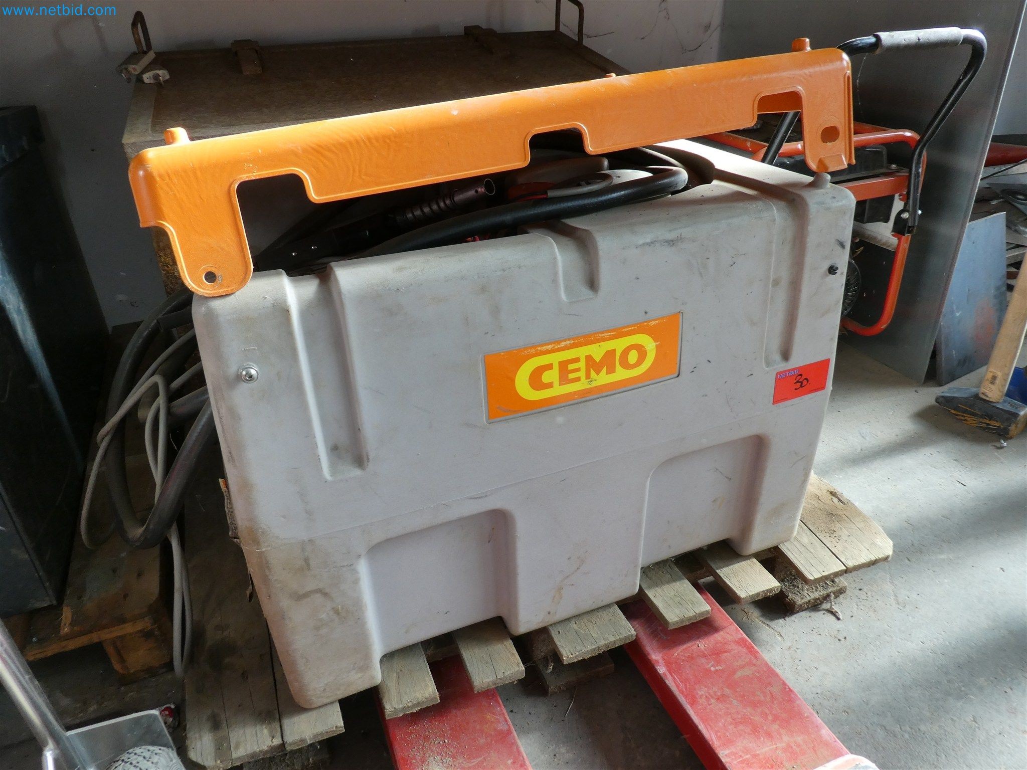 Equipamento operacional e de escritório de um serviço de eliminação de engenhos explosivos-2