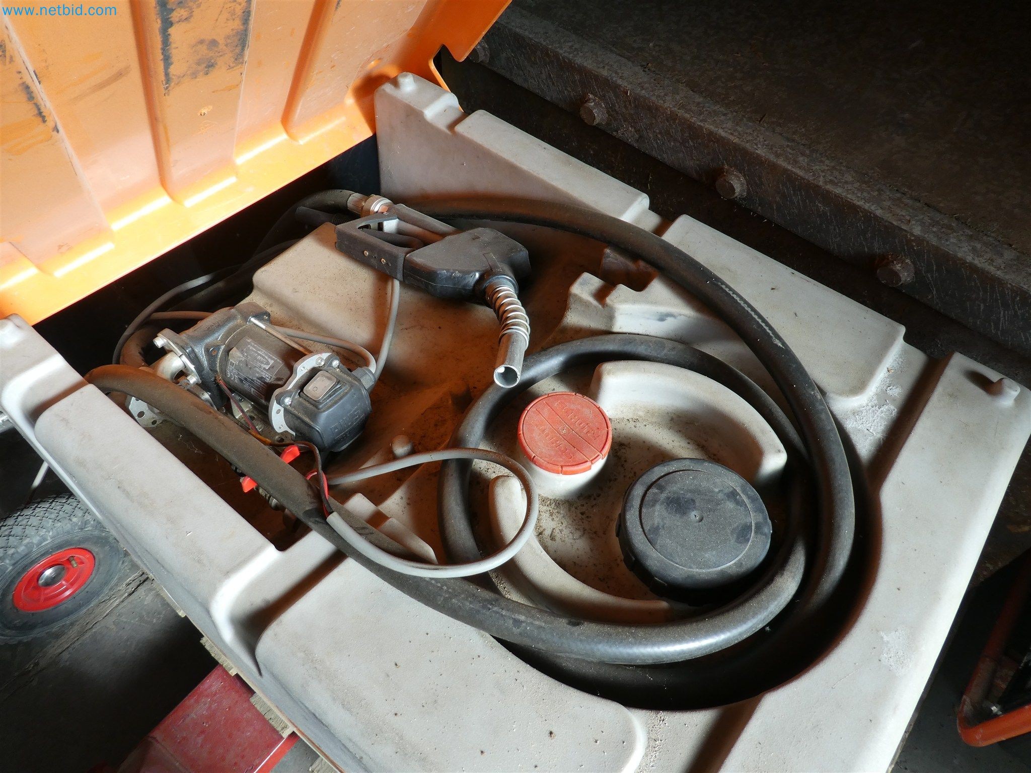 Equipamento operacional e de escritório de um serviço de eliminação de engenhos explosivos-3