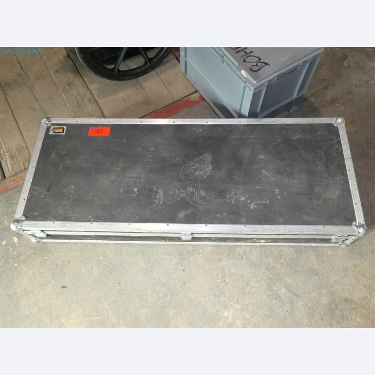 Equipamento operacional e de escritório de um serviço de eliminação de engenhos explosivos-2