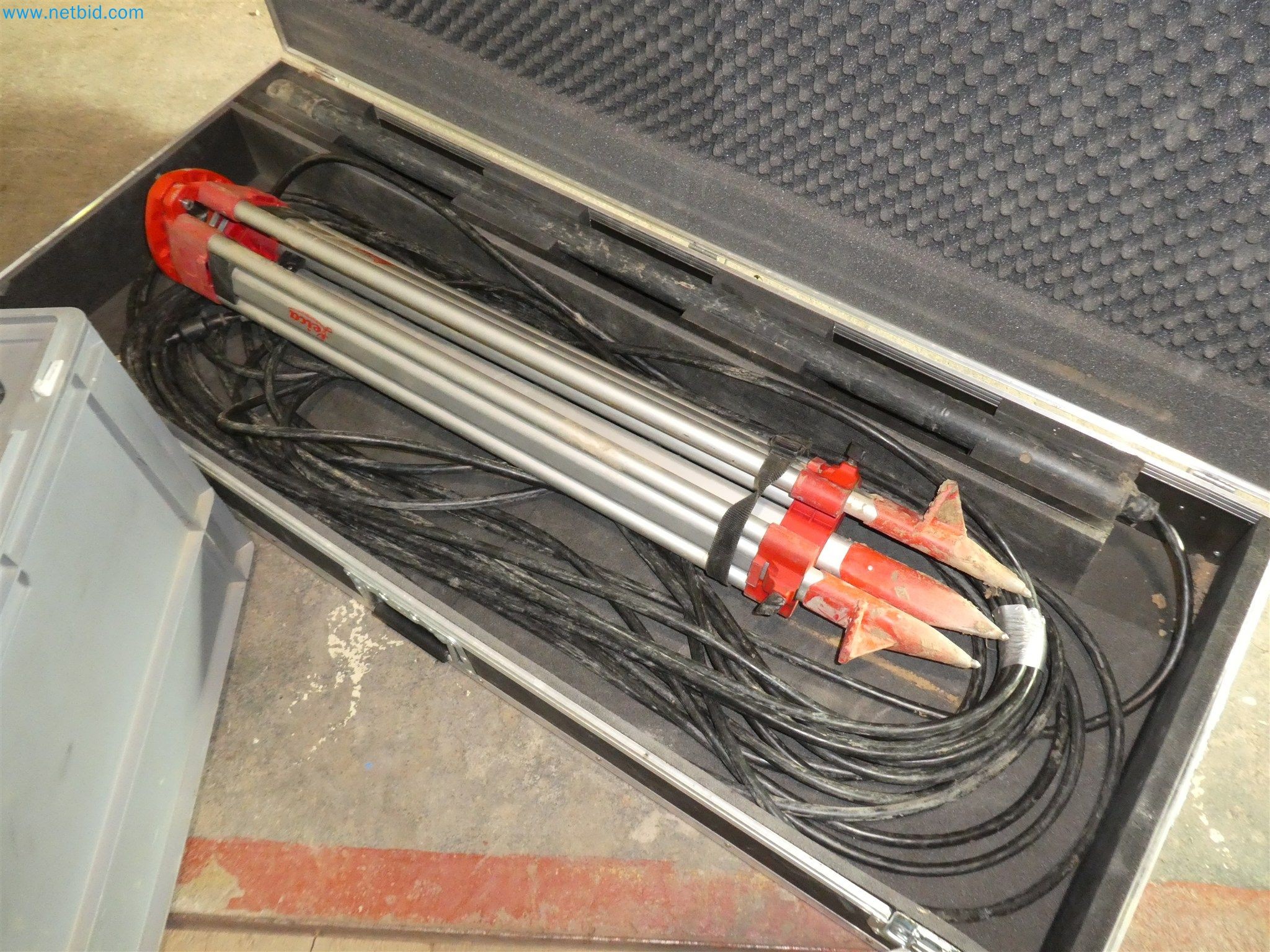 Equipamento operacional e de escritório de um serviço de eliminação de engenhos explosivos-3