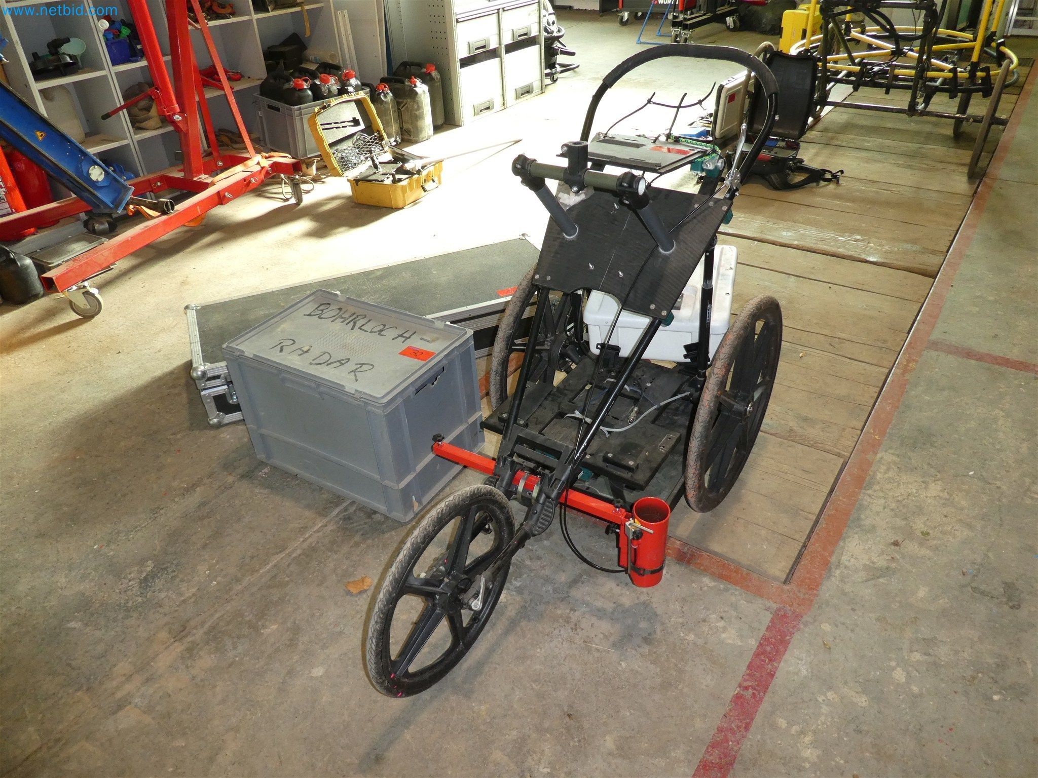 Equipamento operacional e de escritório de um serviço de eliminação de engenhos explosivos-4