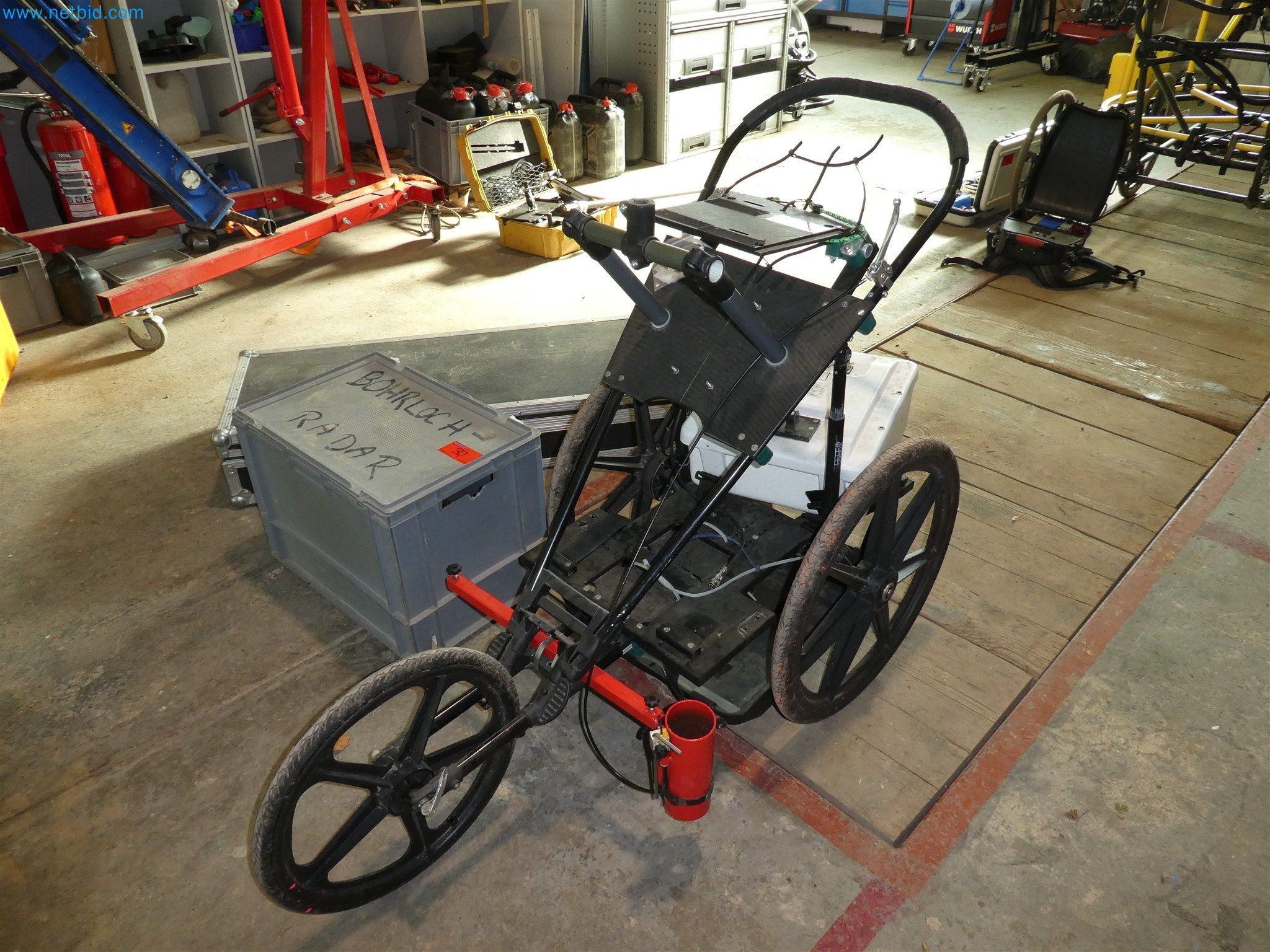 Equipamento operacional e de escritório de um serviço de eliminação de engenhos explosivos-5