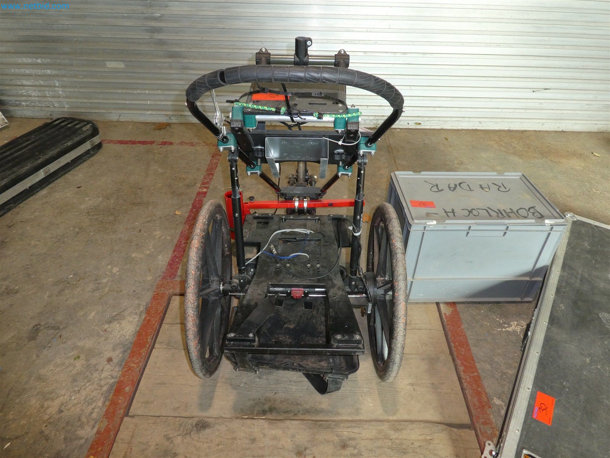 Equipamento operacional e de escritório de um serviço de eliminação de engenhos explosivos-9