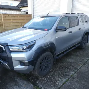 Recolha (Adjudicação sujeita a aprovação) Toyota Hilux 2,8 D