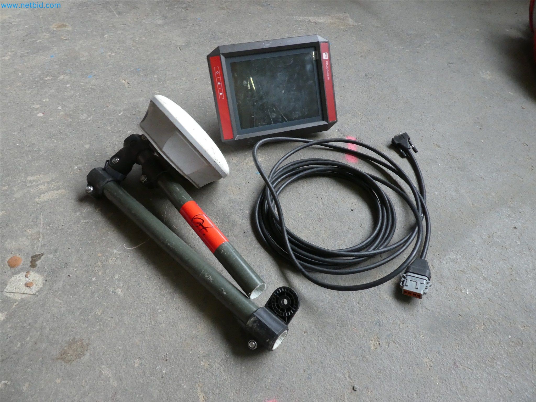 Equipamento operacional e de escritório de um serviço de eliminação de engenhos explosivos-1