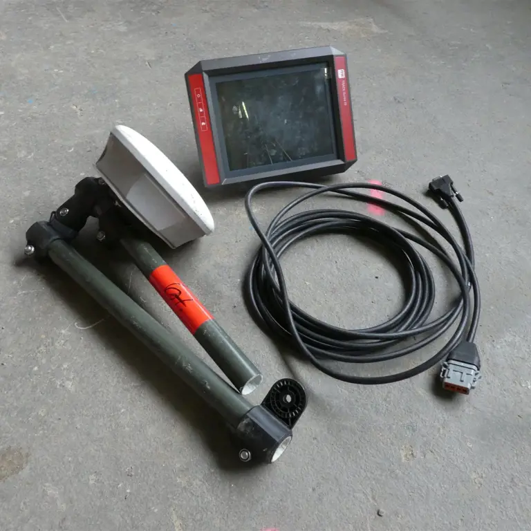 Parallel driving and ISOBUS terminal Müller Track-Guide