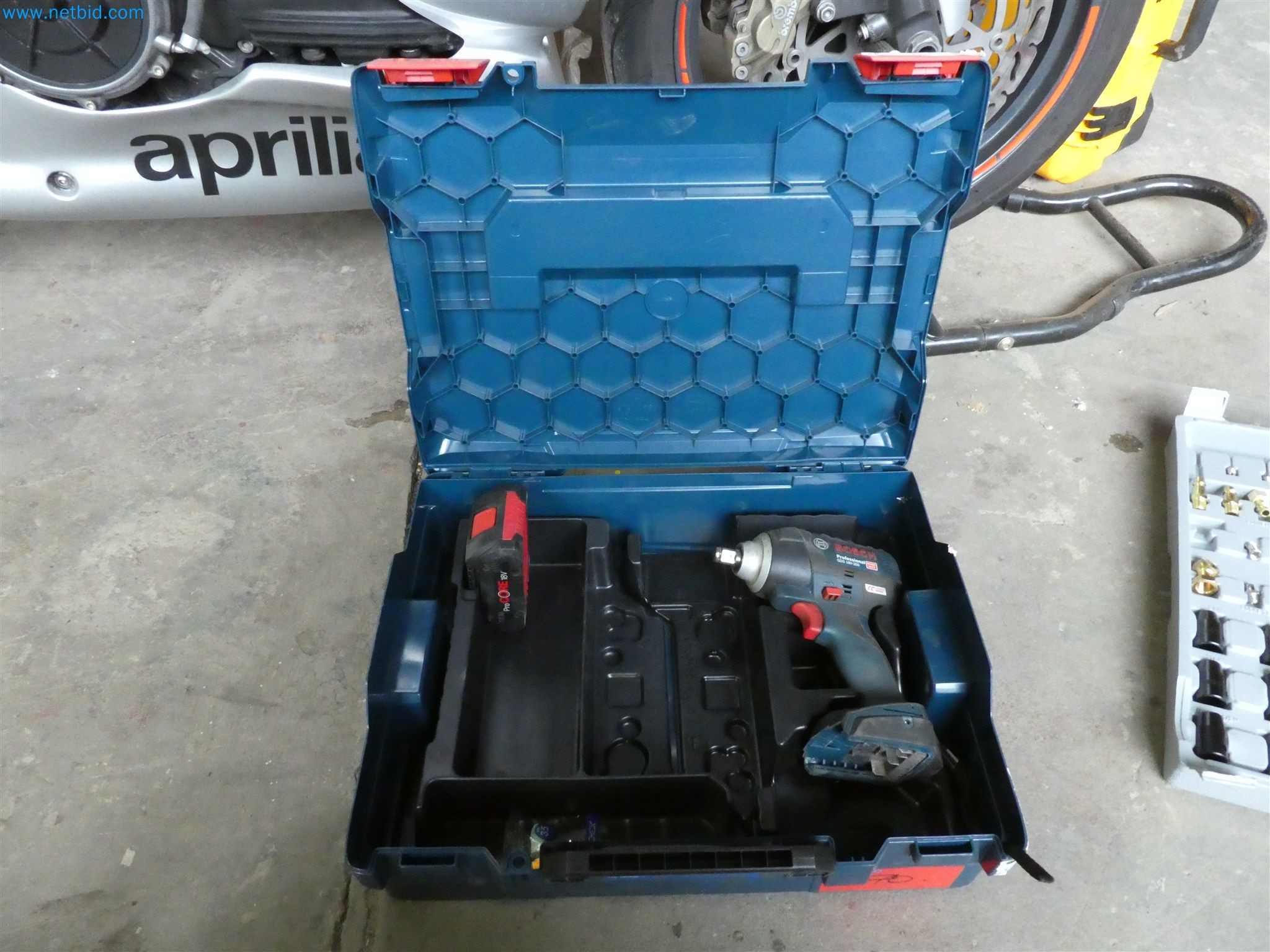 Equipamiento operativo y de oficina de un servicio de desactivación de explosivos-2