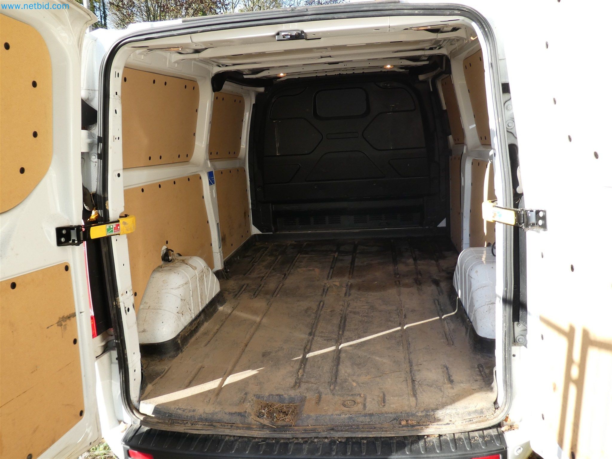 Equipamento operacional e de escritório de um serviço de eliminação de engenhos explosivos-10