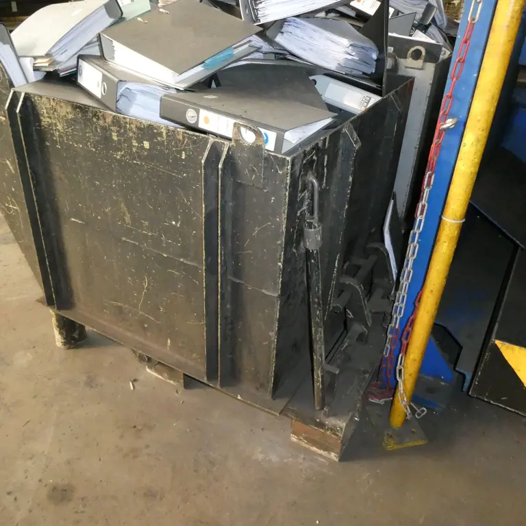 Mobile chip tray