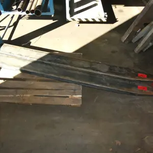 2 Forklift fork extensions