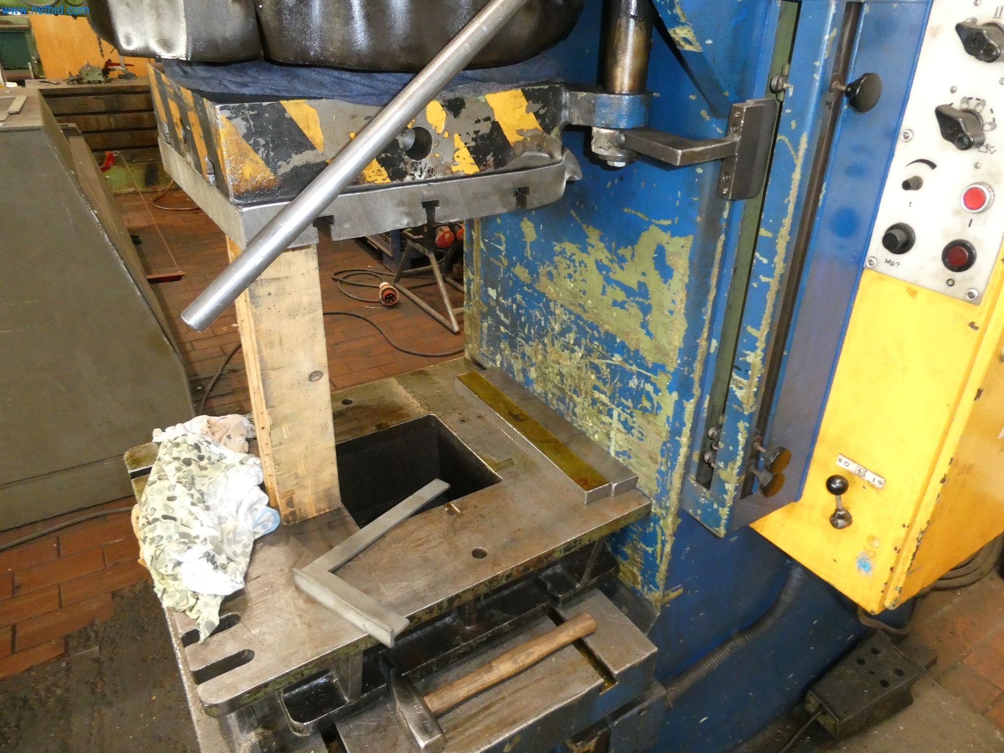 Stavba přístrojů a nádrží, kovové konstrukce, zámečnictví, stavba potrubí, montáže-5