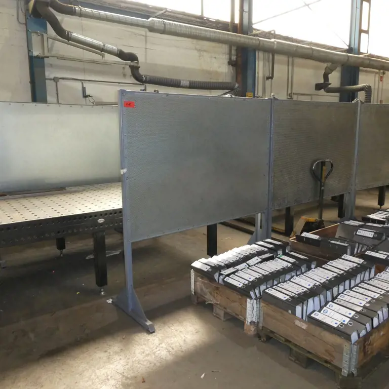 20 Welding protection walls