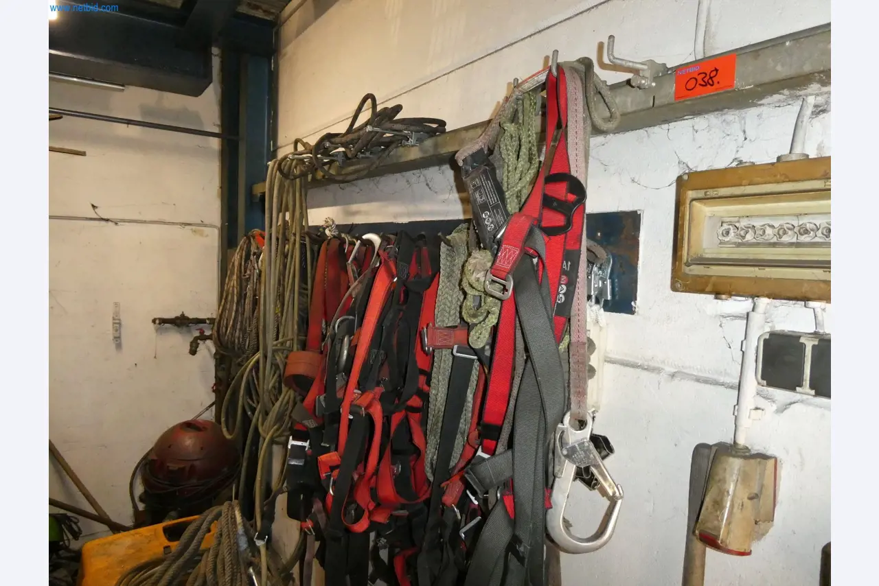 Budowa aparatury i zbiorników, konstrukcje metalowe, ślusarstwo, budowa rurociągów, montaż-3