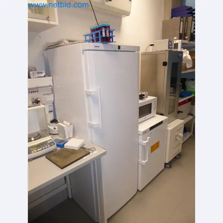 Laborgeräte, Analysegeräte-8