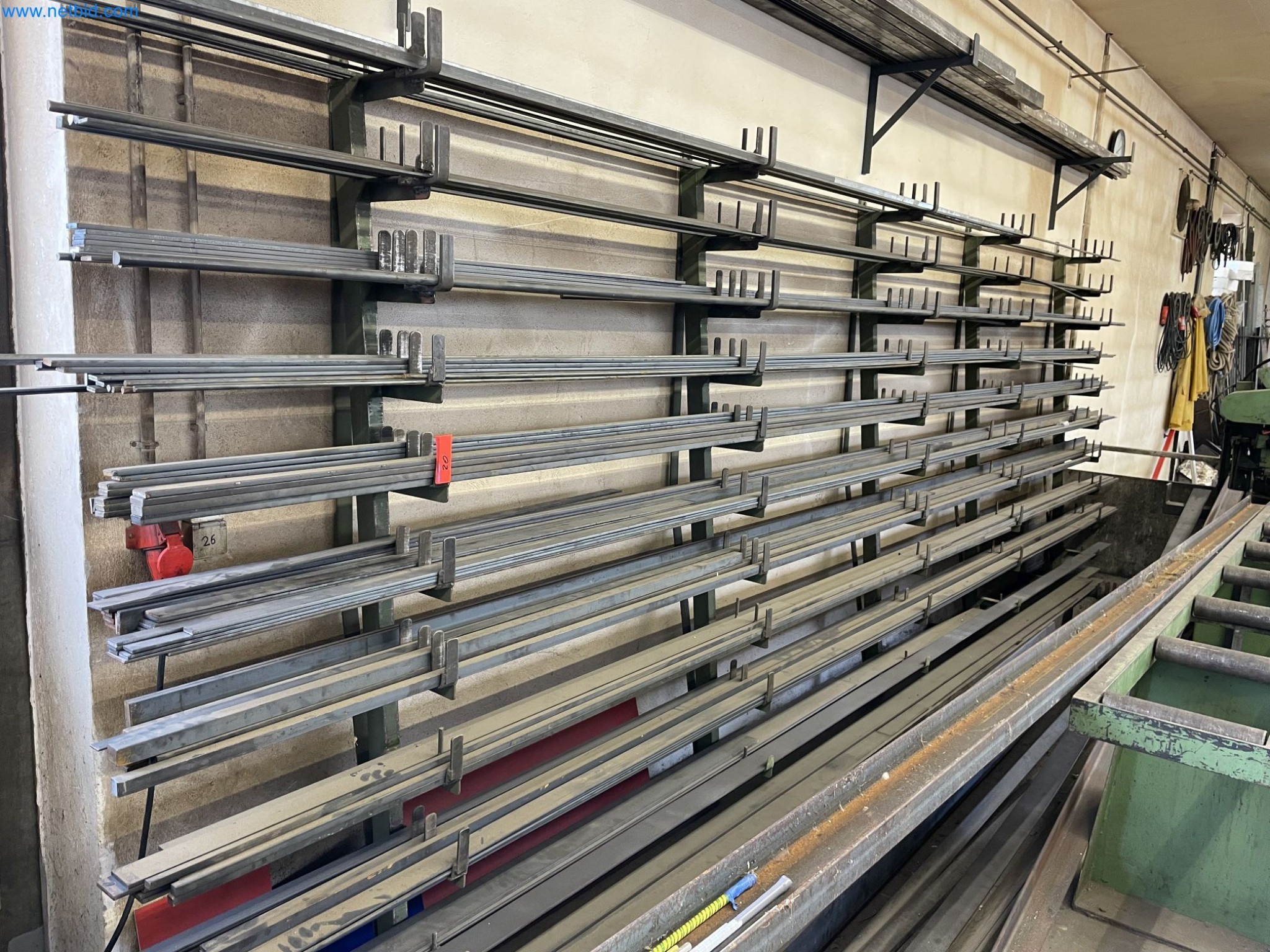 Máquinas para trabajos de metalistería, soldadura, forja y montaje-1