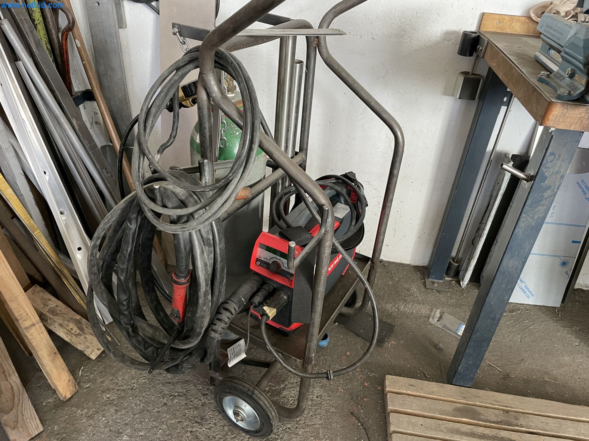 Máquinas para trabajos de metalistería, soldadura, forja y montaje-1