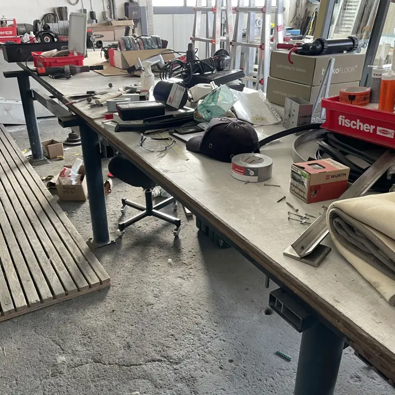 2 Welding work tables