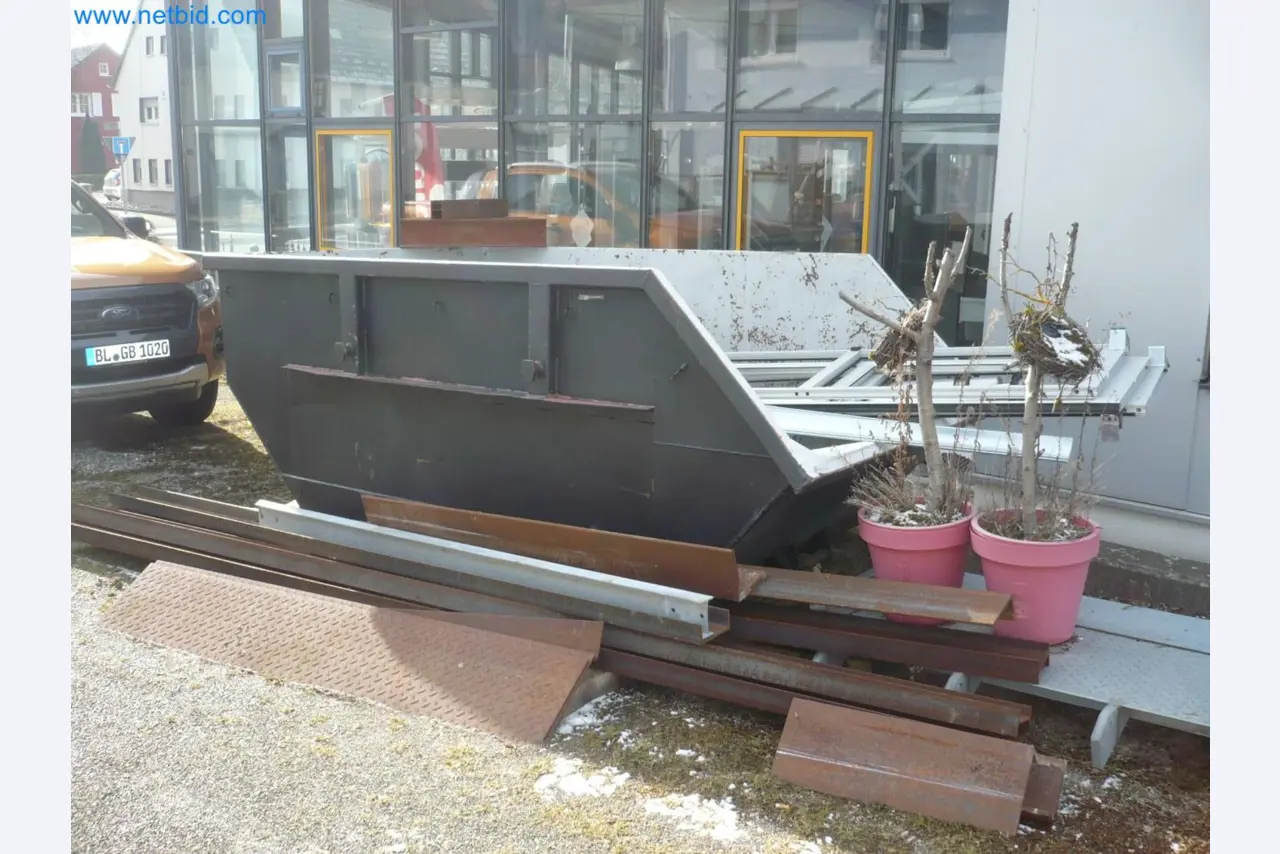 Stroje pro obrábění kovů, svařování, kování a montážní práce-4