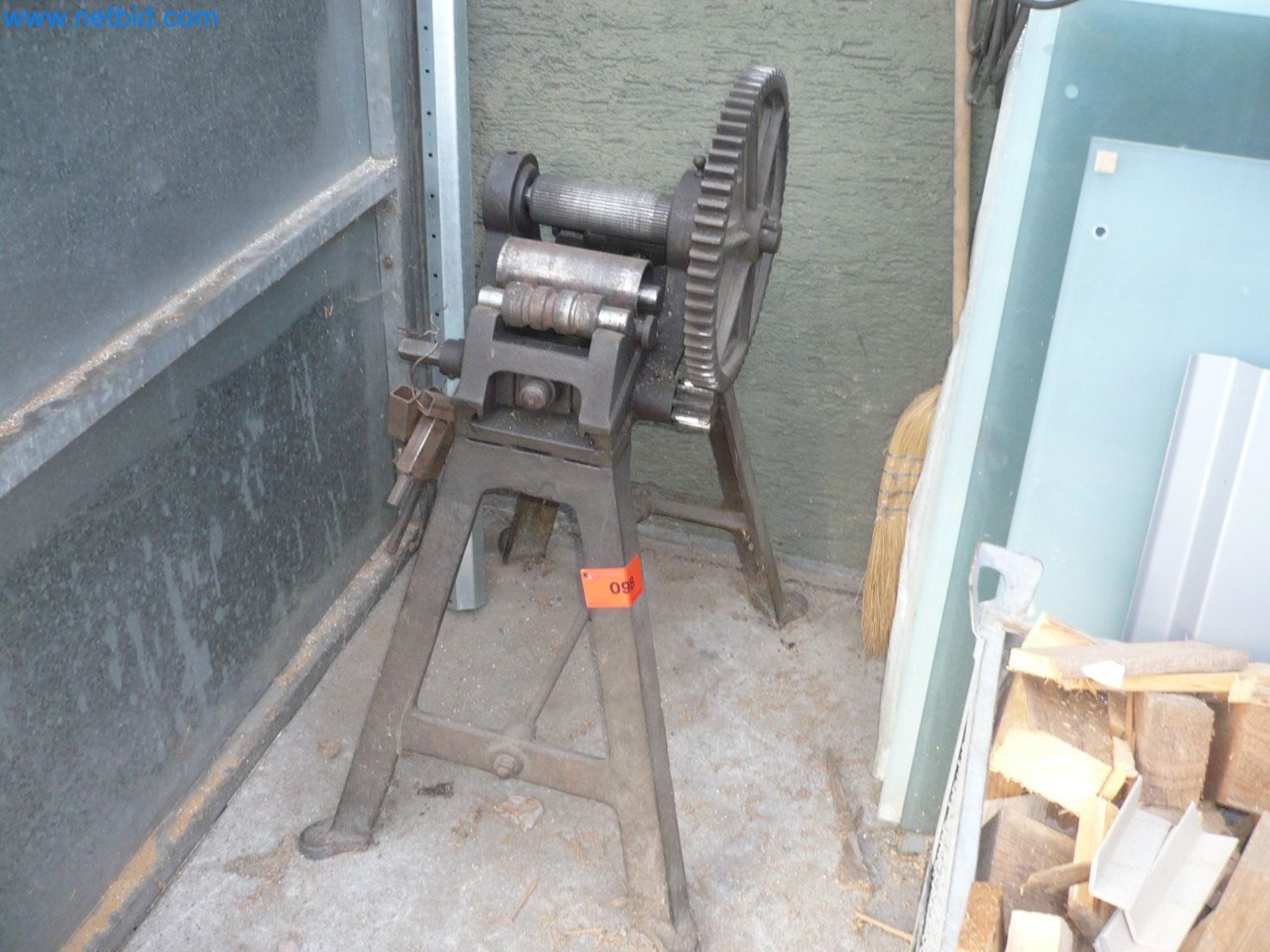 Maschinen aus dem Bereich Metallbearbeitung, Schweißen, Schmieden und Montagearbeiten-1