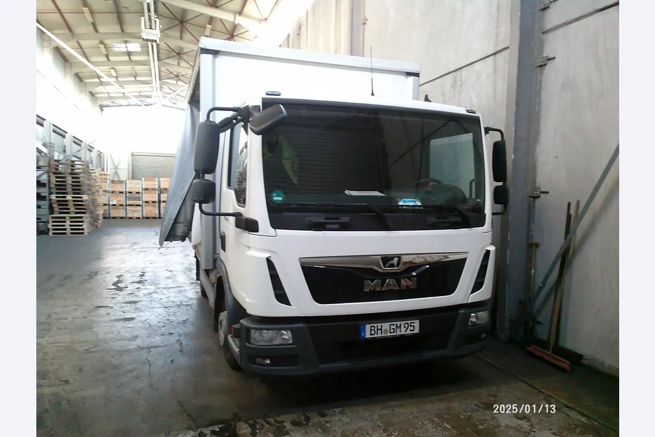 Machines from the rubber and metal finishing sector-11