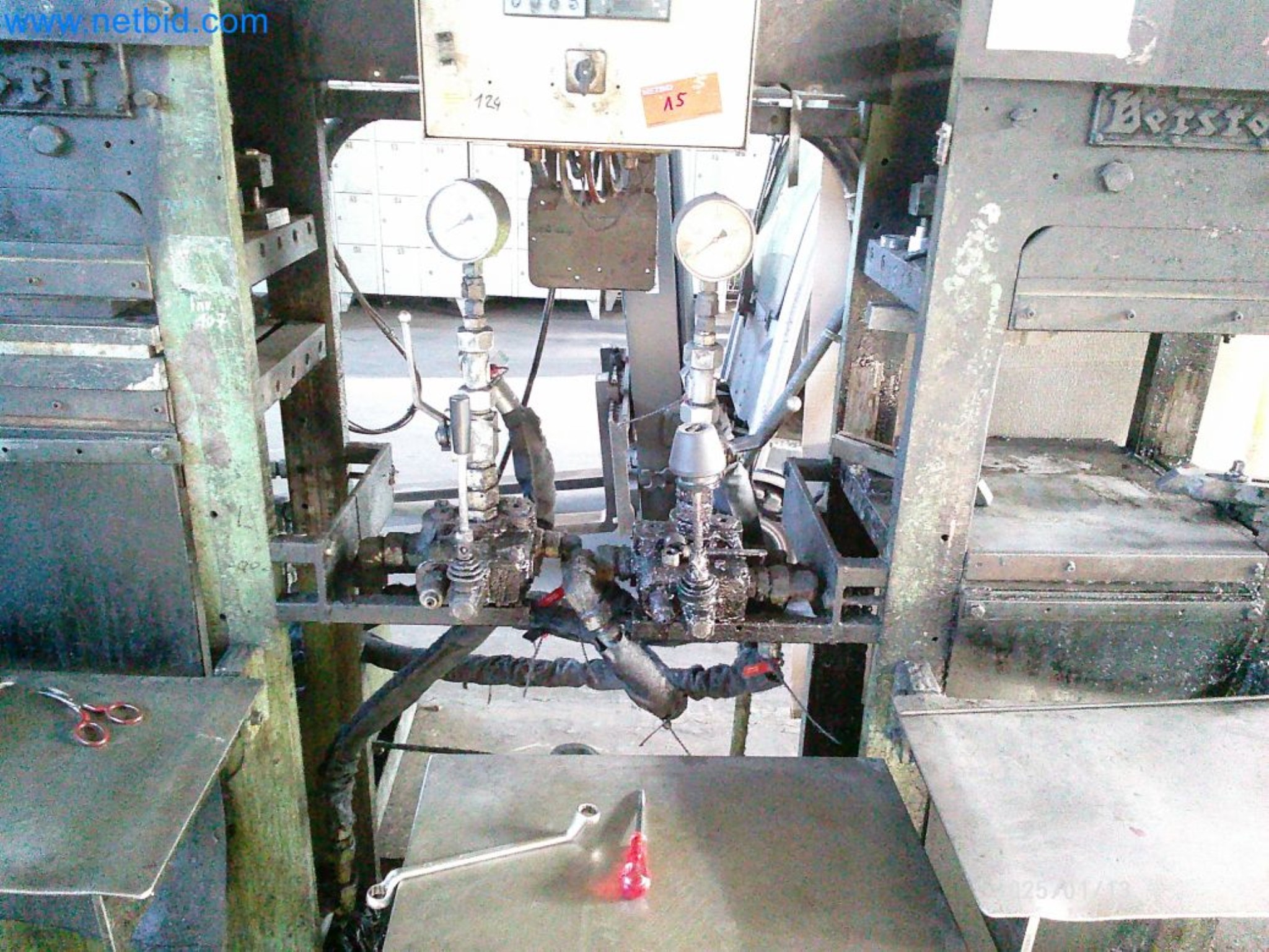 Maszyny z sektora obróbki gumy i metalu-2