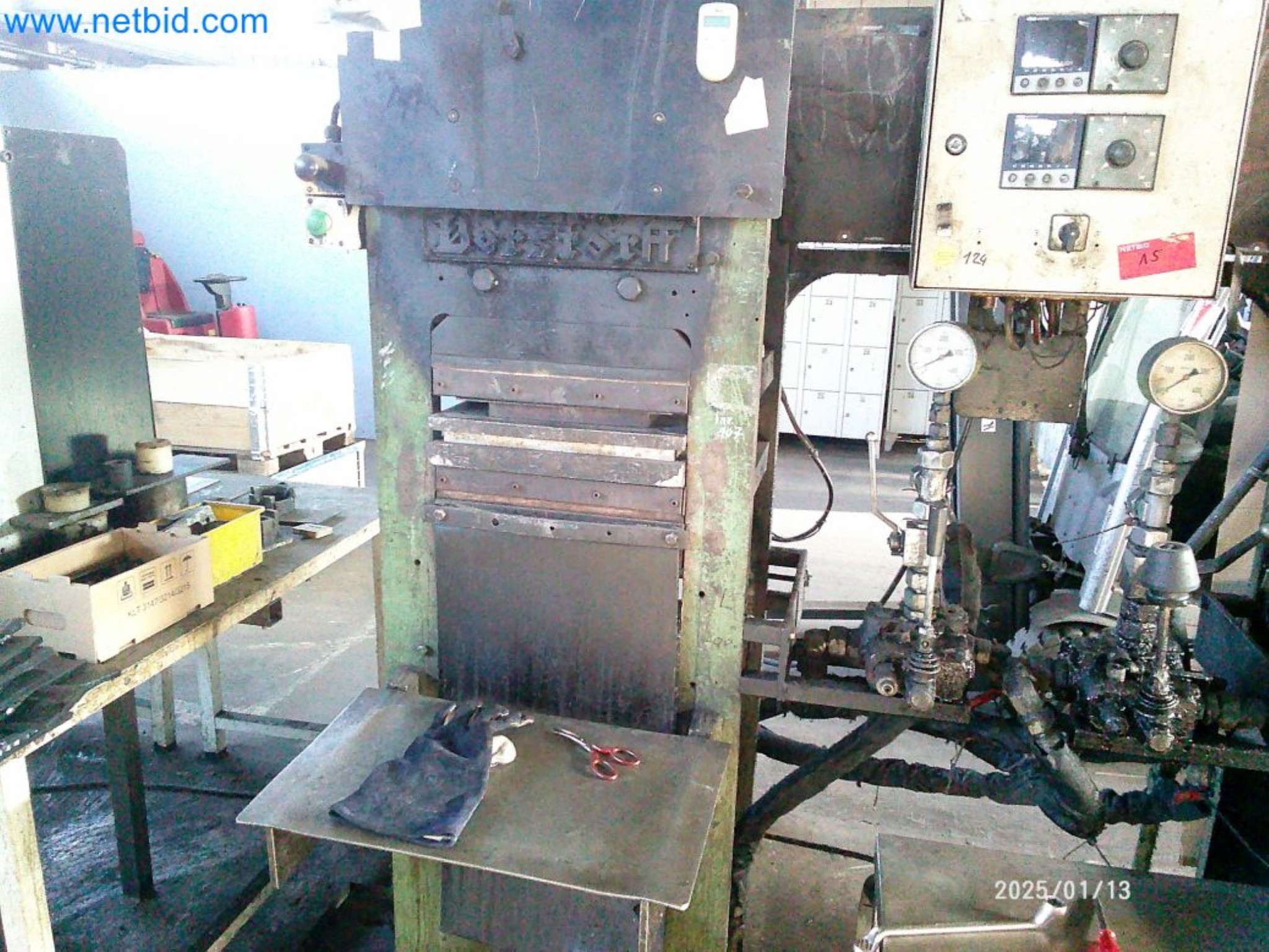 Maszyny z sektora obróbki gumy i metalu-4