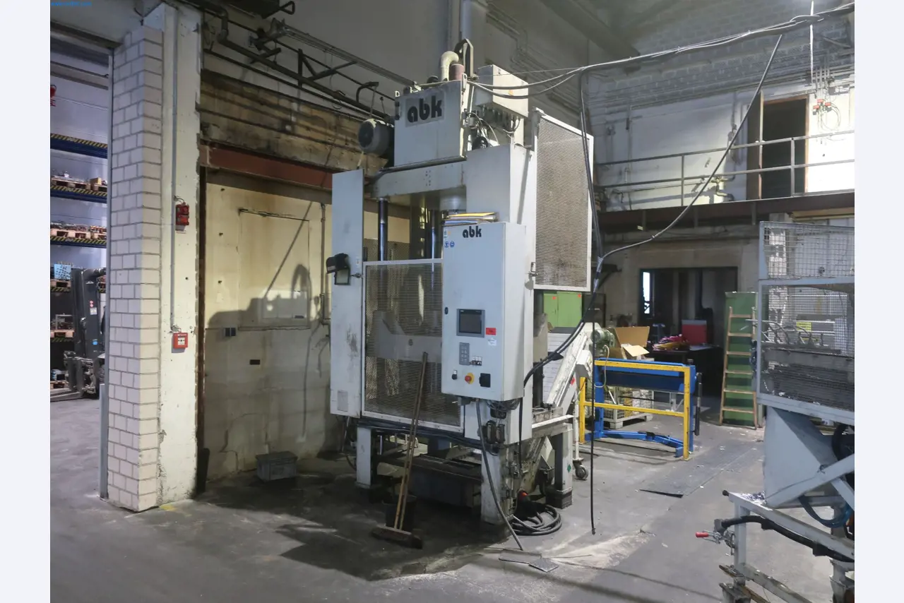 595 Soluciones - Sistemas para la producción de piezas moldeadas por inyección de aluminio/ Mg-1