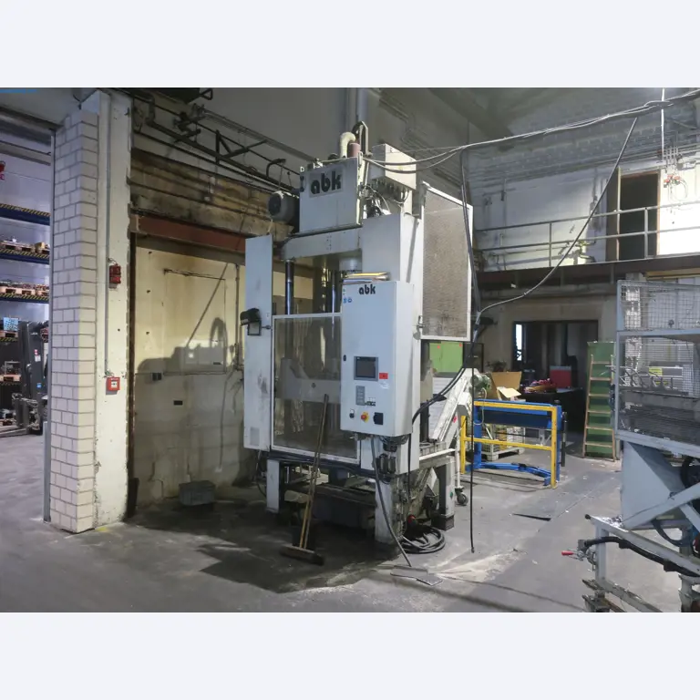 595 Soluciones - Sistemas para la producción de piezas moldeadas por inyección de aluminio/ Mg-1