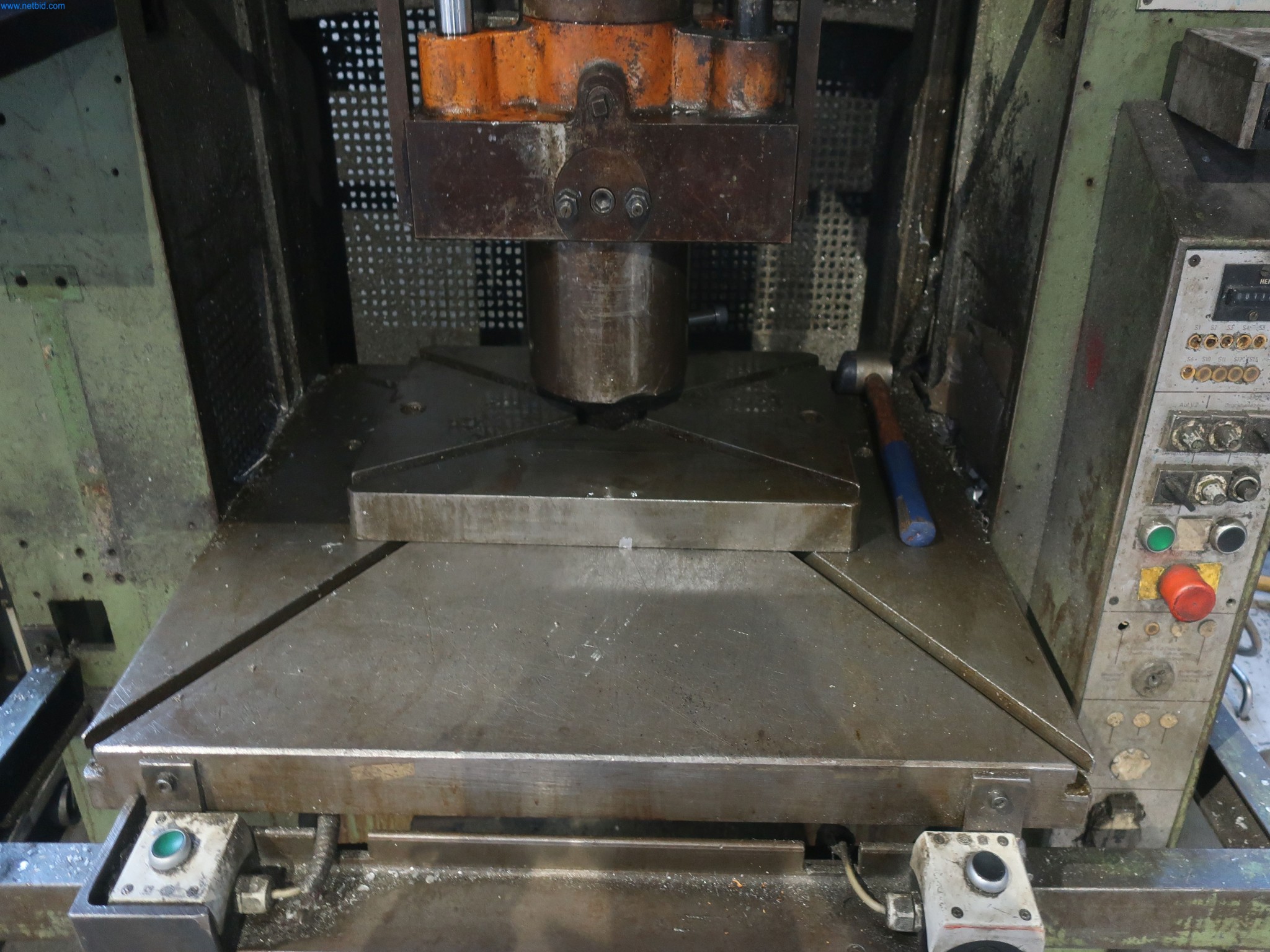 595 Solutions - Systémy pro výrobu hliníkových/ Mg vstřikovaných dílů-2