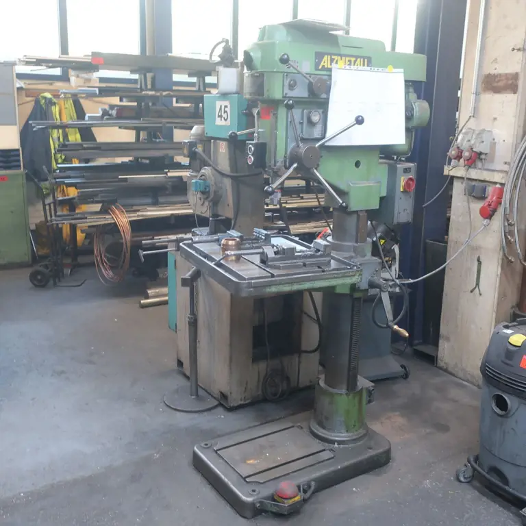 Kolomboormachine Alzmetall AB4SV