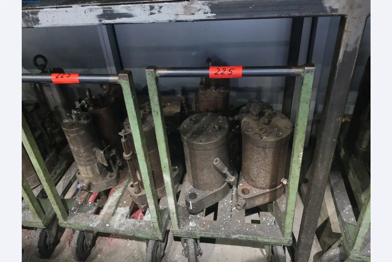 595 Solutions - Installations pour la fabrication de pièces moulées par injection d'Al sous pression/de Mg-4